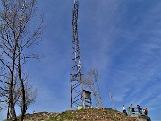 62 Alla alta croce di vetta del Canto Alto (1146 m)